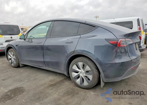 2024 Tesla Model Y z USA, uszkodzony, nr VIN 7SAYGDED6RF030817